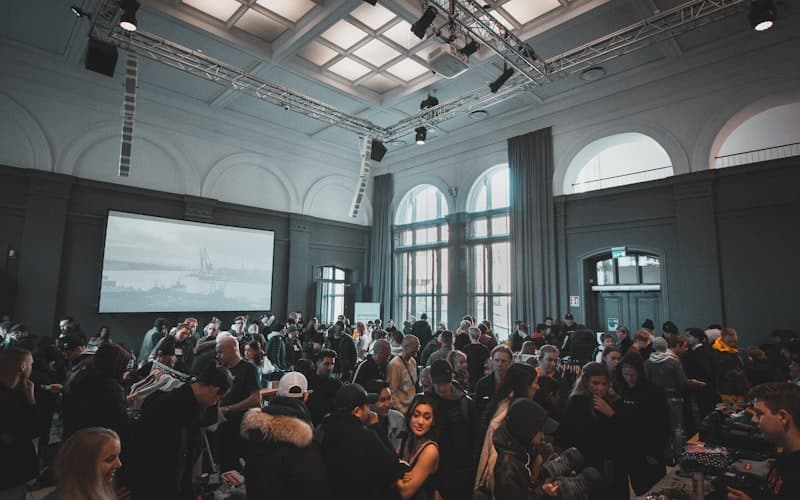 How to plan staffing for a large corporate event